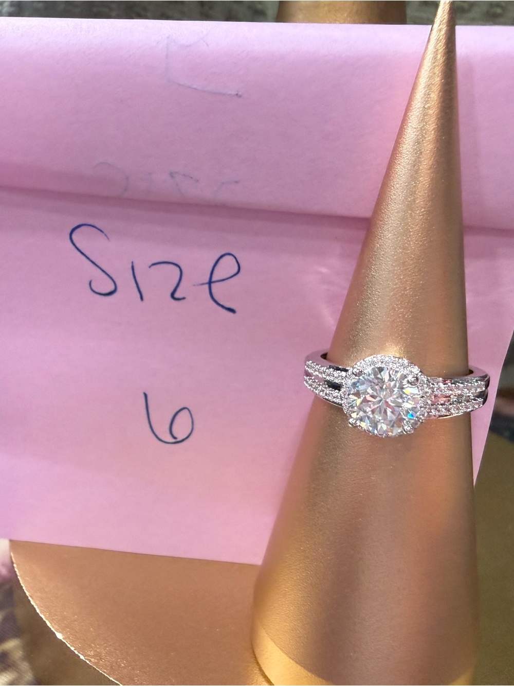Silver Halo Round-Cut Engagement Ring - Moissanite